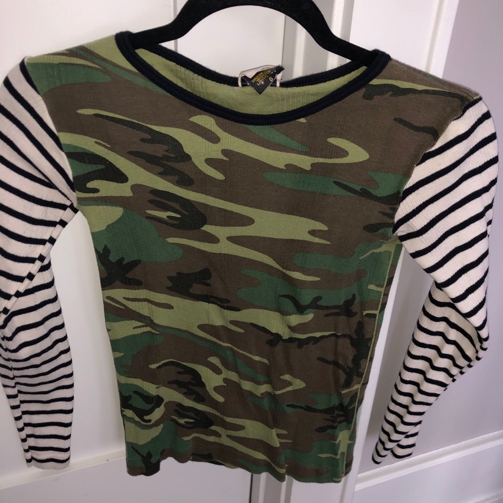 Camo & striped tee